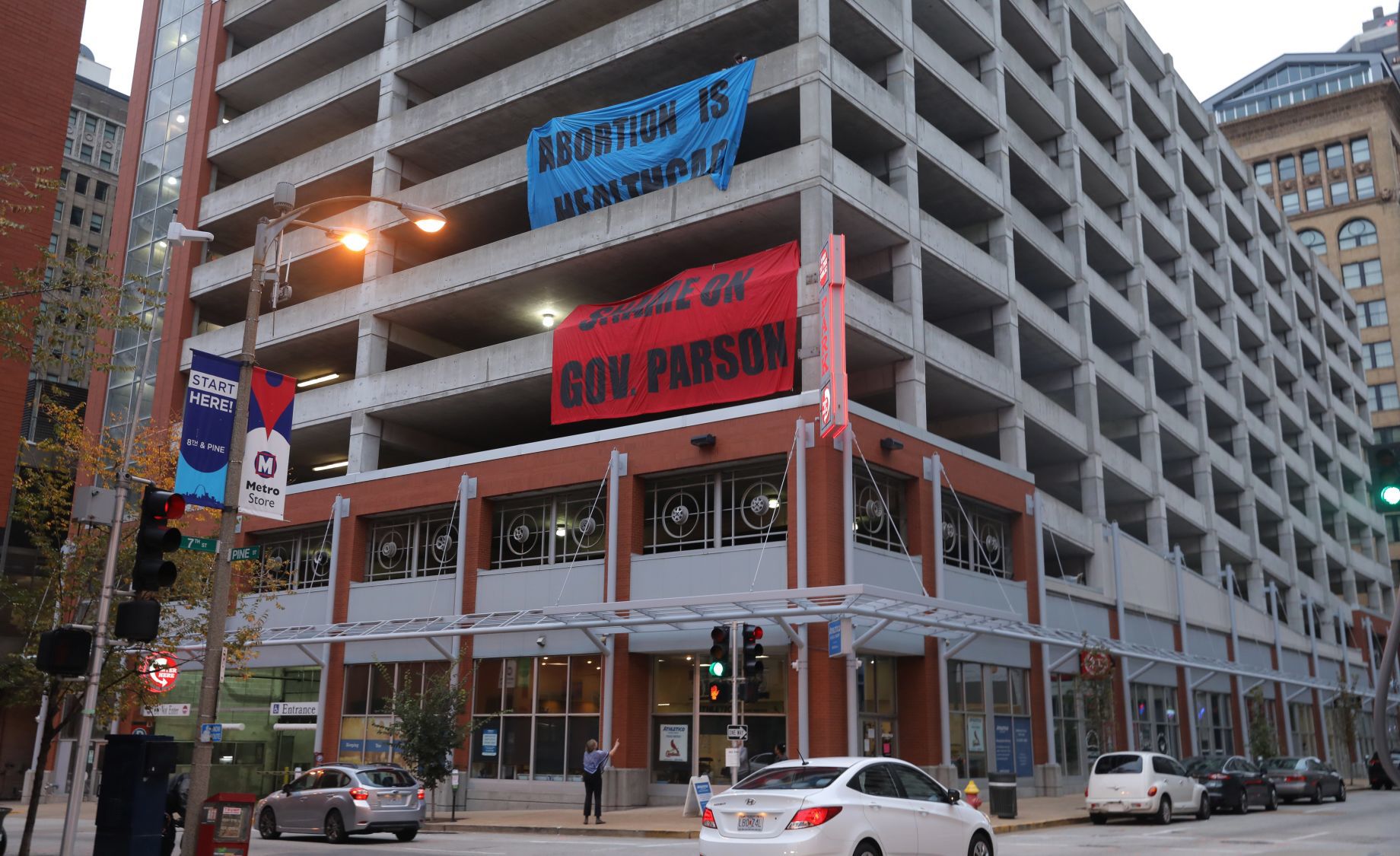 Hearings begin on fate of Missouri's lone abortion clinic